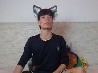 axelmilokairodyerear webcam camsoda model stream image