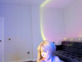 Rosyjune webcam bongacams model stream image