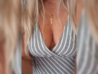 Divaya webcam model stream image