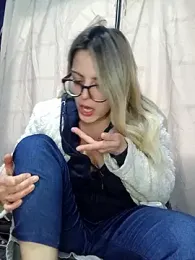 dolcehelena993 webcam model stream image