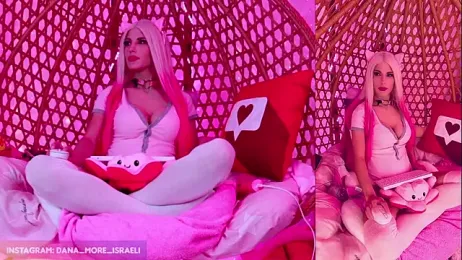 dana_more webcam model stream image