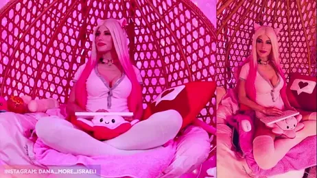 dana_more webcam model stream image