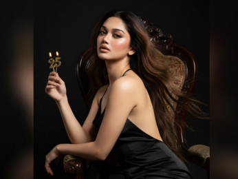 AliciaMolly webcam model stream image