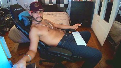MickBCN01 webcam model stream image