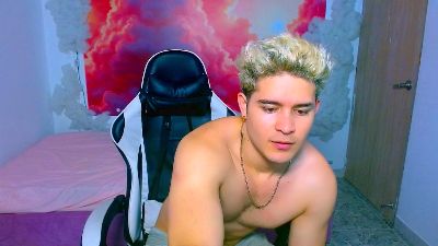AlexPierss webcam model stream image