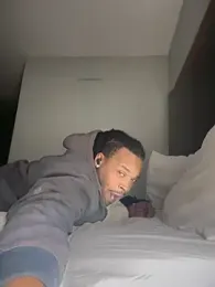 2HandsLong webcam model stream image