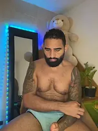 Lucius40 webcam model stream image