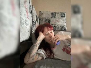 stillHer webcam model stream image