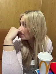 CherryAuroraa webcam model stream image