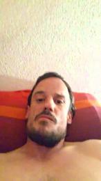 Laminate36 webcam model stream image