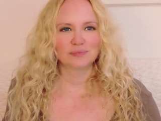 laurasky webcam model stream image