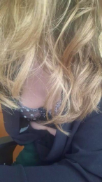 Secretairenue webcam model stream image