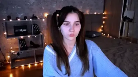 AliceCharmy webcam model stream image