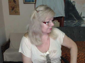 EvelynLoveShy webcam model stream image