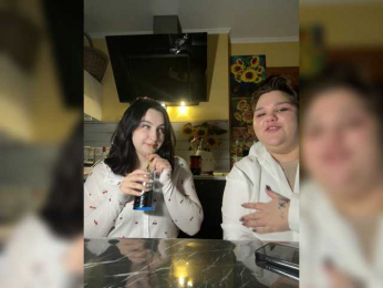 cute2girlscam webcam bongacams model stream image