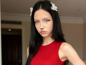 LoraineWebley webcam model stream image