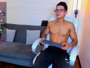 paradise_boy_s webcam model stream image