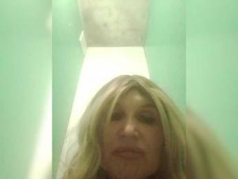 Kolibrii webcam model stream image
