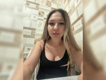 young-1one webcam model stream image
