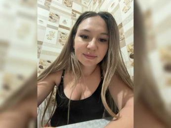young-1one webcam model stream image