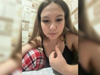 young-1one webcam model stream image