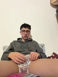 CamiRojas_boy webcam model stream image