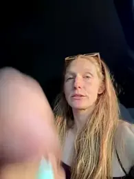 GoldenFlameGoddess webcam model stream image