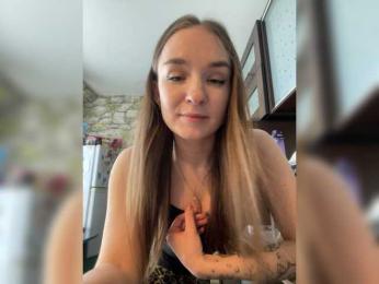 Intro31 webcam bongacams model stream image