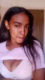 Rihane webcam model stream image