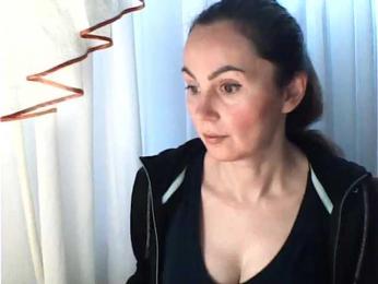 TessBertie webcam bongacams model stream image