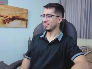 Tommas Johnson webcam flirt4free model stream image