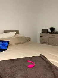 Eyline webcam model stream image