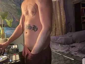 trash4cash webcam model stream image