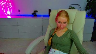 Alina__Blonde webcam model stream image