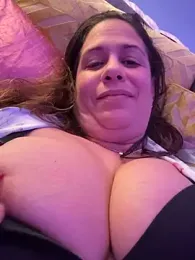 PrettyKittyMia webcam model stream image