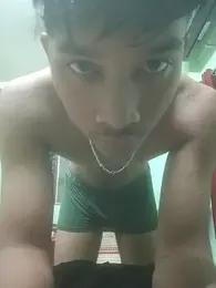 Manthn_17 webcam model stream image