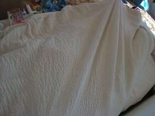 voyeurcam-julmodels-whitebed-1 webcam model stream image