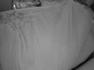 voyeurcam-julmodels-whitebed-1 webcam model stream image