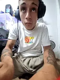 tom_latin webcam model stream image
