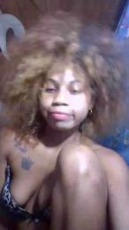 Rowane1 webcam model stream image