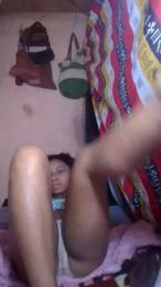 Rowane1 webcam model stream image