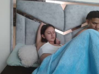 alexvsluisa webcam model stream image