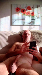 newmanbody webcam cam4 model stream image