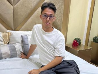 AustinReed webcam model stream image