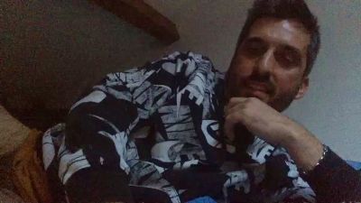 moumout1000 webcam cam4 model stream image