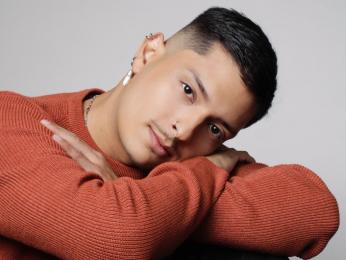 AntinoEmerald webcam model stream image