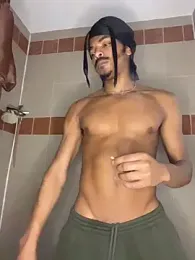 TRILLAHUNG webcam model stream image