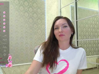 DIVORA webcam model stream image