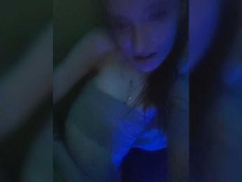 ivvikkilove1994 webcam model stream image