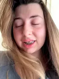 curvyflawless webcam model stream image